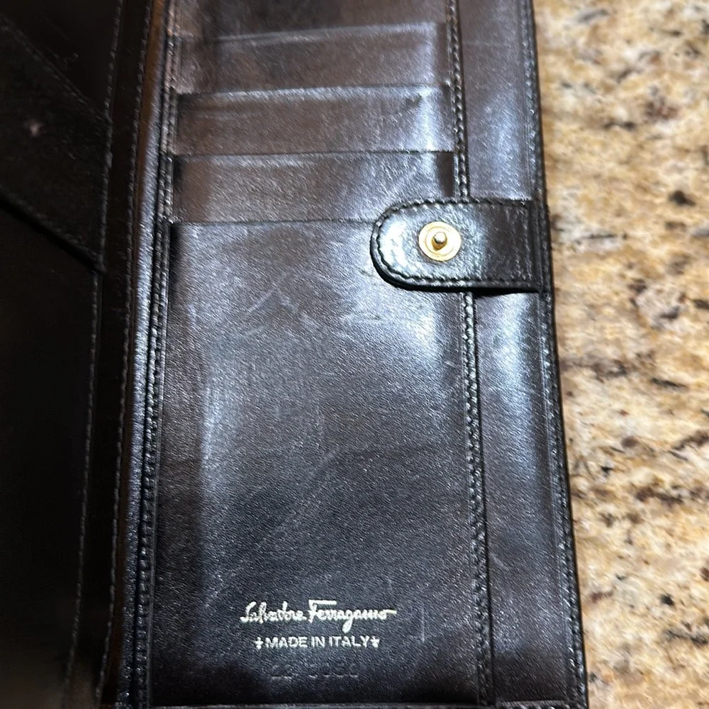 Authentic Salvatore Ferragamo Wallet - Picture 2 of 8